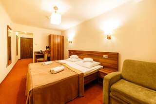 Курортные отели Sanvit Lake Resort & Spa Окунинка Стандартный двухместный номер с 1 кроватью или 2 отдельными кроватями-2